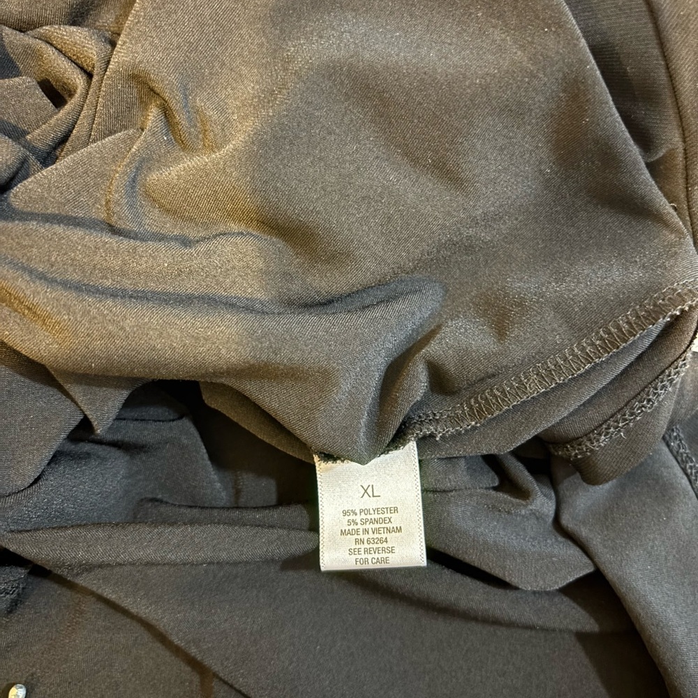 Roz & Ali Black Short Sleeve Top - Picture 4 of 4